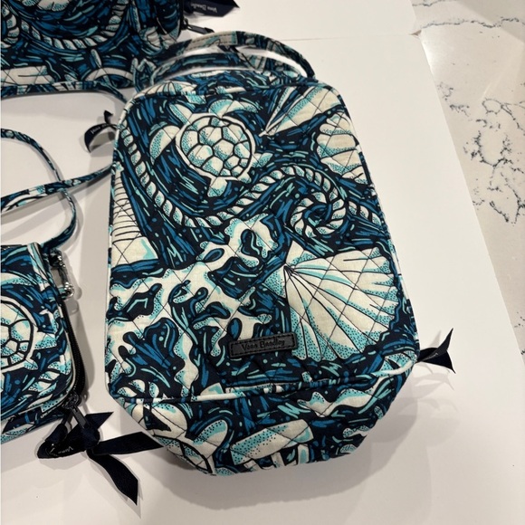 Vera Bradley 3 Pieces Vacation Bags/Wallet - Picture 4 of 6